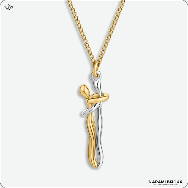 Collier Couple Étreinte – Finition Or Haute Qualité